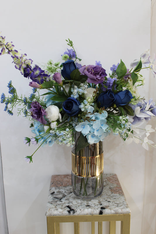 Luxurious gold rim vase fairy artificial arrangement
