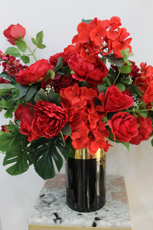 Romantic Elegance open piony & Red Roses